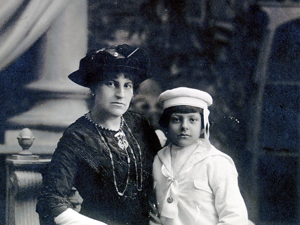 Francisca Sanchez con su hijo Rubén Darío Sánchez.