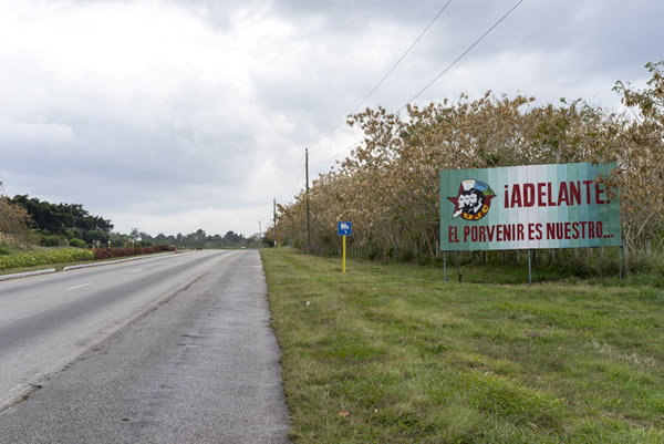 adelante-el-porvenir-es-nuestro