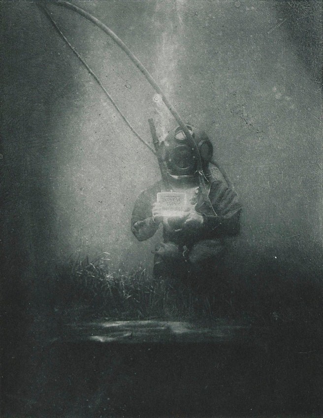 Portrait Instantané d’un Scaphandrier, an underwater photograph by Louis Boutan, 1899 — Source: Public Domain Review