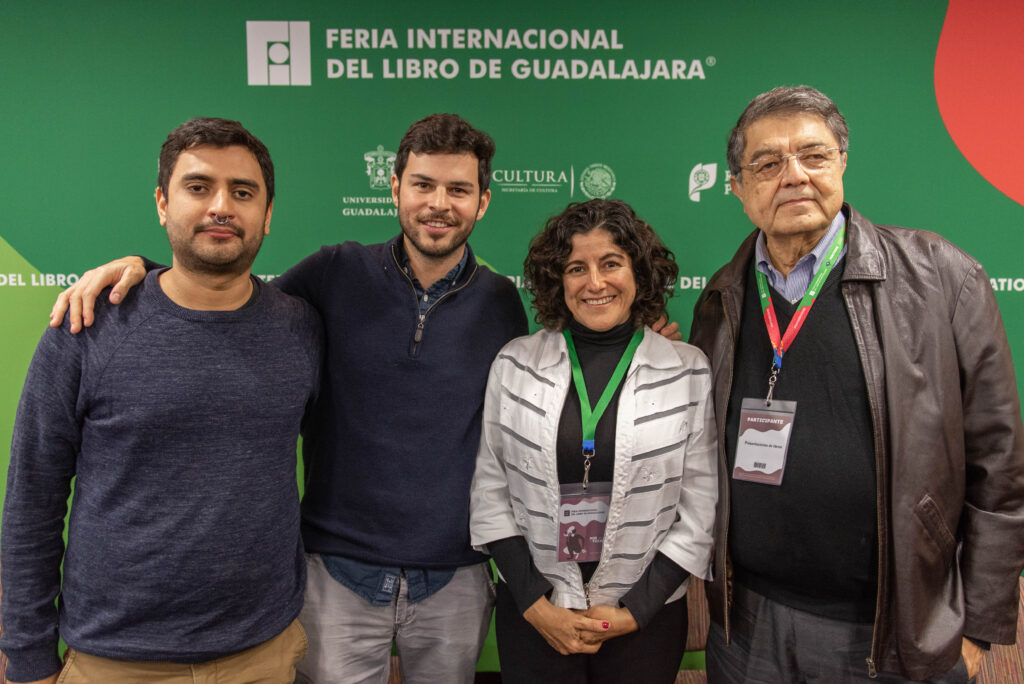 Nombrar a Centroamérica porque Centroamérica Cuenta 2018. De izquierda a
derecha: Marcel Jaentschke (Nicaragua), Rodrigo Fuentes (Guatemala), Catalina
Murillo (Costa Rica), y Sergio Ramírez (Nicaragua). (© FIL Guadalajara).