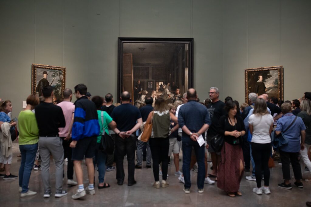 Visitantes de un día normal en el Museo del Prado | Fotografía por Isabel Permuy